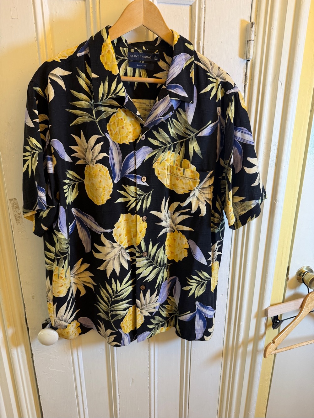 Grant Thomas 100% Silk Hawaiian Camp Shirt Pineapple Print Men’s Large Aloha